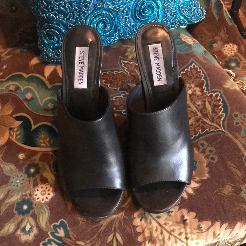 Steve Madden sandals 7.5 black lucite heel